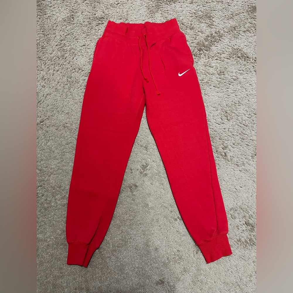 Nike Women's Red Sweatpants size S F-22